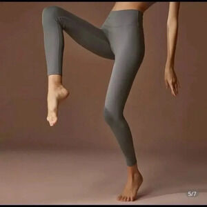 Super soft leggings NWOT